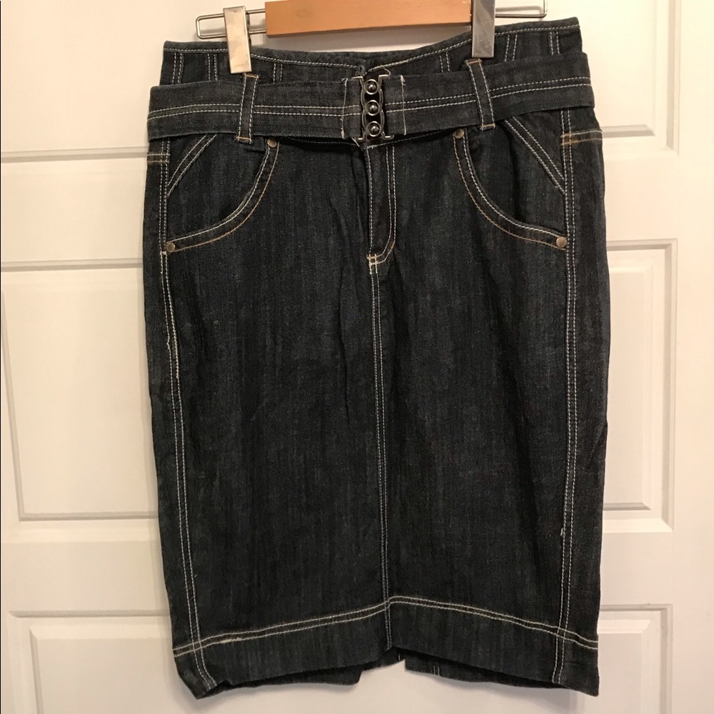 DKNY jeans skirt like new